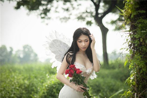 面相看女人***怎么辨別，面相識女人是否***