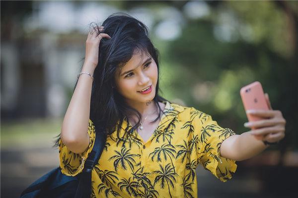 女人印堂有疤痕面相印堂面相怎么看，女人印堂有疤痕命太好